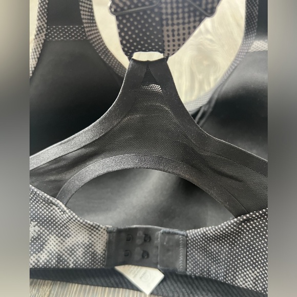 Athleta Printed Advance Adjustable Padded Sports Bra Black/Gray 34D - Picture 5 of 9